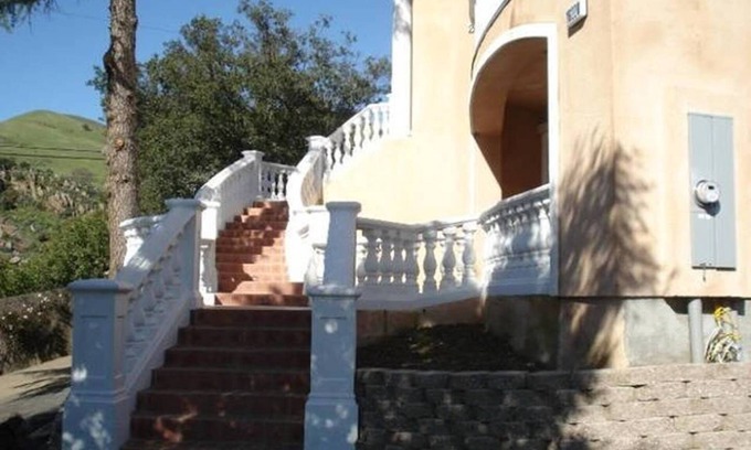 East Foothills Apartment | Pet-Friendly Guest Suite Steps from Alum Rock Hike Trails