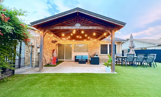 Plano House | Family-Friendly Retreat with Garage, Grill & Tesla Charger