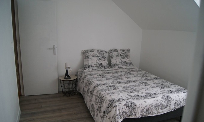 Pierrefitte-sur-Sauldre House | Kid-Friendly Stay Near LAMOTTE BEUVRON: Guest Rated 9.8