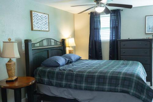 Mead House | Family-Friendly Lake Access Quad-plex with Kitchenette