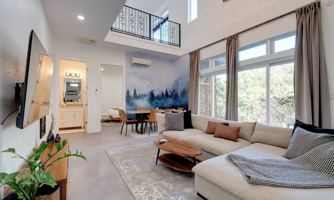 Comanche Trail Estates House | Near Lake Travis & Marina: Modern Austin Getaway!