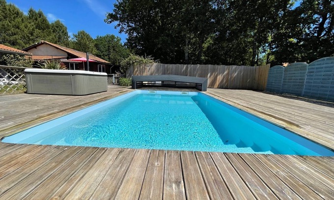 Grayan-Et-L'Hopital House | Relaxing Retreat Near Soulac/mer with Pool & Jacuzzi