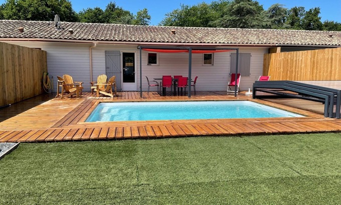 Grayan-Et-L'Hopital House | Cozy 3-Bedroom Retreat with Indoor Pool Near Soulac/mer