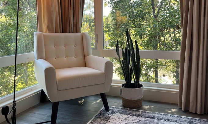 Palo Alto House | Modern 3BR Retreat with Spa and Hot Tub in Silicon Valley