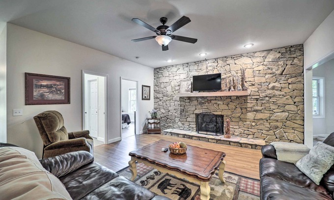 Banner Elk Apartment | Charming Banner Elk Retreat with Deck & Spectacular Views