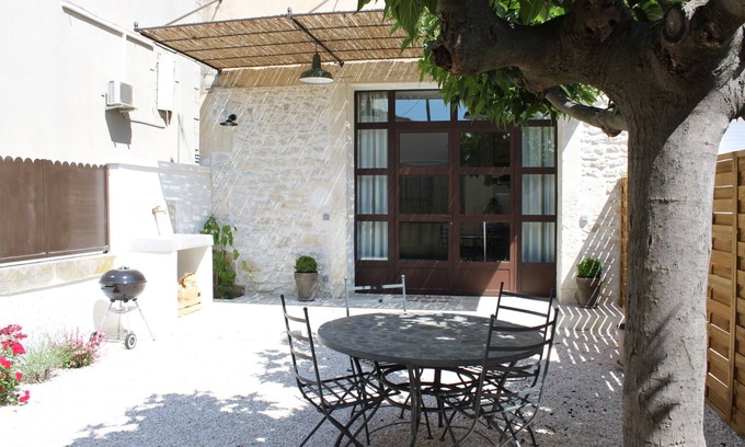 Maillane House | Relaxing Cottage by Alpilles with Pool & Spa Amenities