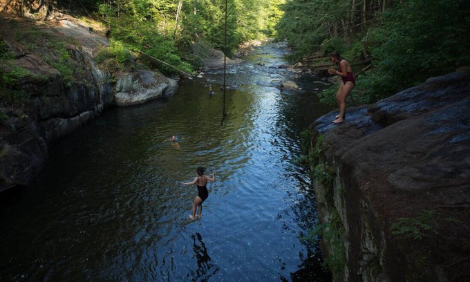 Wevertown House | Unforgettable Getaway: Ski Gore, Swim Black Hole & Trails