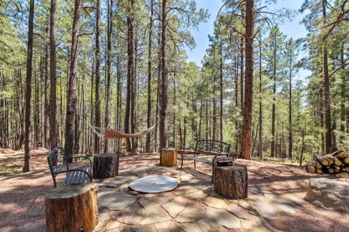 Heber House | Peaceful Forest Lakes Retreat for Families and Pets