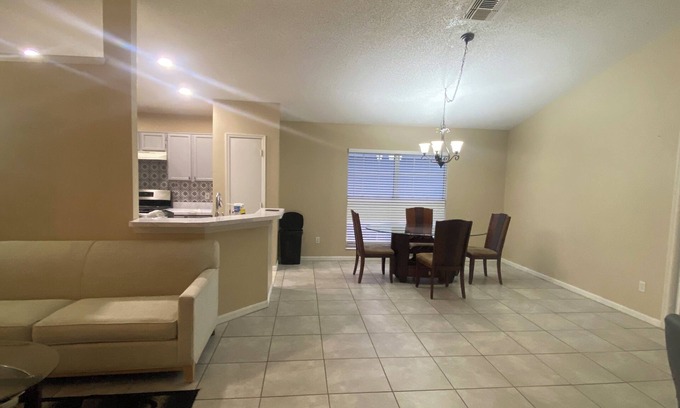 Orlando House | Conveniently Located Hotel Near UCF and Orlando Attractions