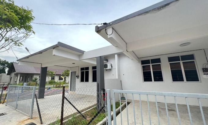 Kuala Terengganu House | Discover Enzo Homestay: Family-Friendly Stay Near Umt Airport