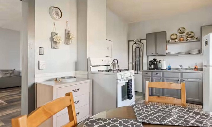 Ohio City House | NearDowntown, RockHall,Ohio city