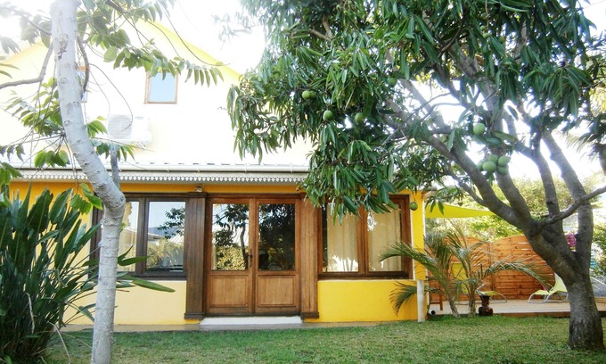 Etang Sale Les Bains Villa | Idyllic Villa with Garden & Pool Near the Beach, Rated 9.2