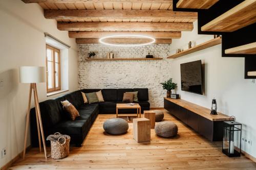 Kuncice pod Ondrejnikem Villa | Indulge at Nebesky 81: Child-Friendly Retreat with Hot Tub
