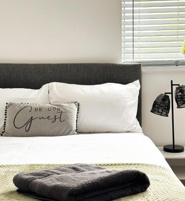 Little Hay House | Convenient Stay Near NEC-Airport - 4 Min Drive