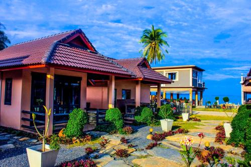 Khanom Cabin | Needa Rock Resort: Enjoy Private Beach & Ocean Views