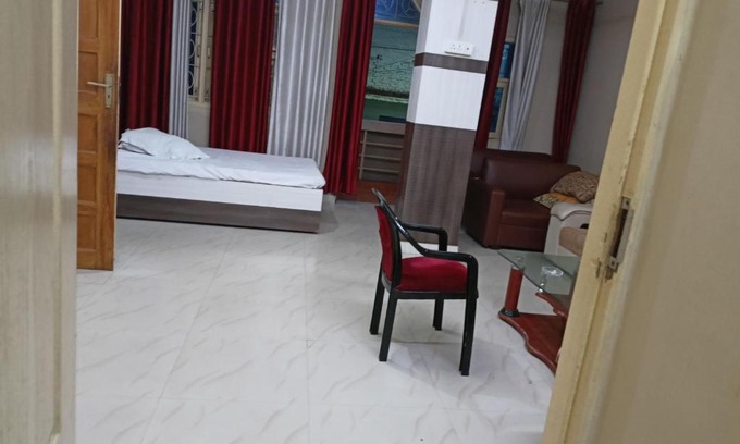 Lucknow Apartment | Budget-Friendly Stay at Neelansh: Pet Friendly & More