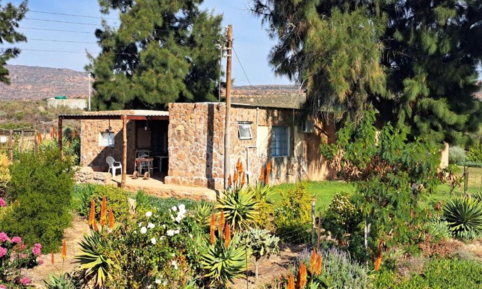 Cederberg House | Pet-Friendly Neels Cottage with Pool and Family Amenities
