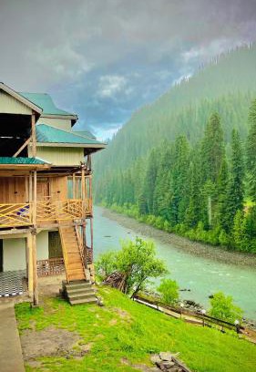 Azad Kashmir Resort | Welcoming Neelum Resorts Taobat: Pet-Friendly & Family Fun