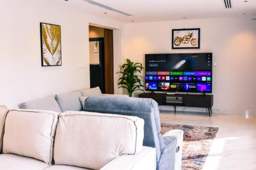 Al Jubail Apartment | Elegant Stay at Neem Luxury Apartment C: Family Friendly