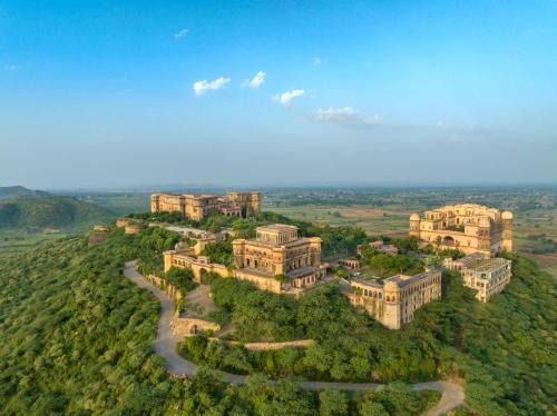 Elaka Hotel | Discover Neemrana's Tijara Fort Palace: 5-Star Retreat