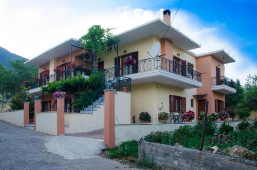 Levidi Apartment | Pet-Friendly Nefeli: 10/10 Guest Rated with Family Amenities