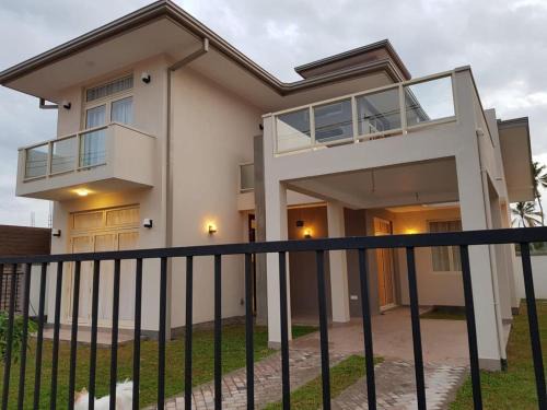 Negombo House | Guest Rated 10/10 at Negombo Residencies - Family-Friendly Stay