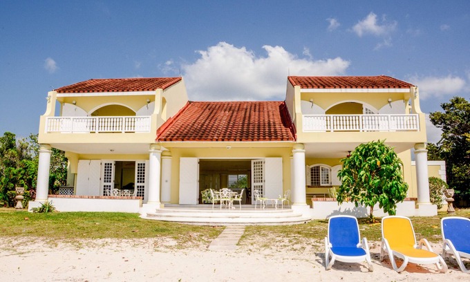 West End House | Negril Beach Villa: Rent Your Slice of Paradise Today!