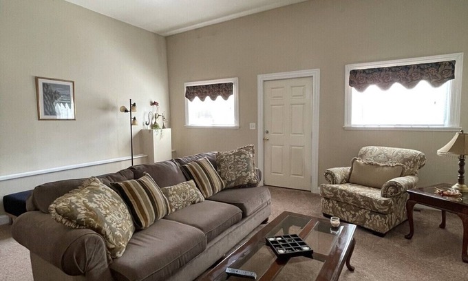 Pittsburgh House | Neicy's Nest - Family-Friendly Stay Near Downtown Pittsburgh