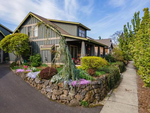 Hood River House | Neighborhood Nest
