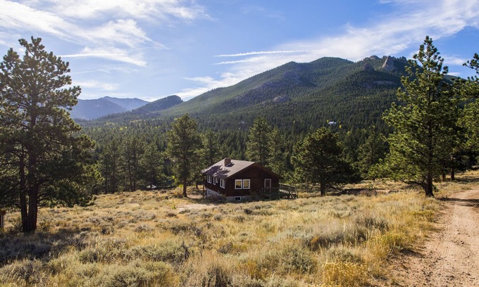 Estes Park House | Explore Rocky Mountain NP with Family-Friendly Amenities