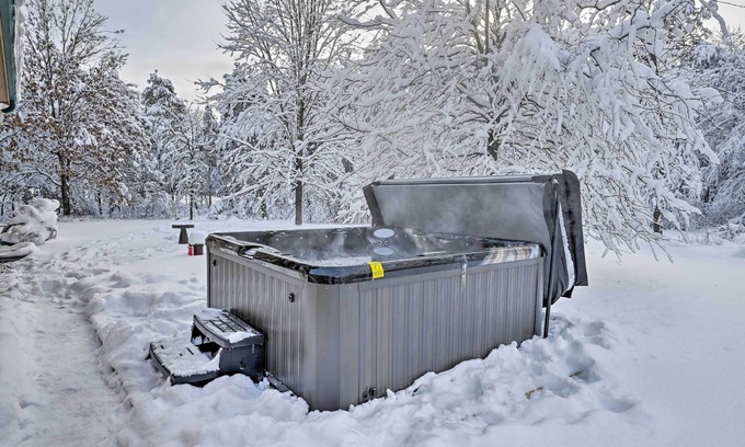 Rome House | Top-Rated Nekoosa Golf Course Retreat with Hot Tub & Pool