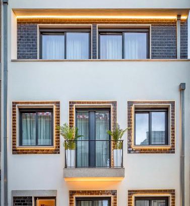 Espinho House | Experience Ocean Views at Nell & And & Jess - Rated 9/10