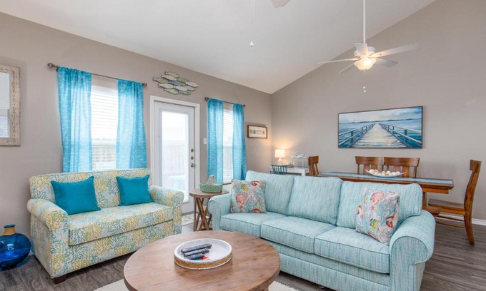 Corpus Christi Villa | Family-Friendly Stay at Nemo Cay Resort D108K with Pool