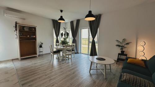 Timisoara Apartment | Pet-Friendly NEO Patru: Cozy One-Bedroom Escape