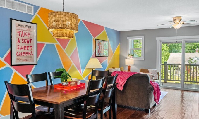 Traverse City Apartment | Walnut 3BR Townhome: Perfect for Beach & Wineries Retreat