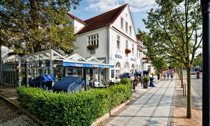 Kuhlungsborn Ost Hotel | Comfortable Neptun Hotel Kühlungsborn: Pet Friendly & Family Fun