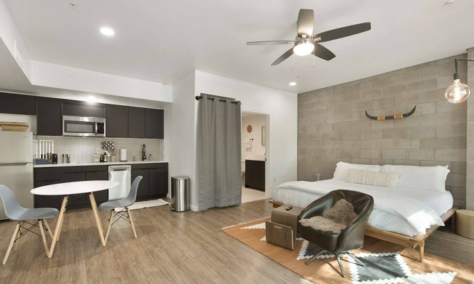 Riverside Apartment | Exceptional Neptune's Studio Apartment with Pool & Spa