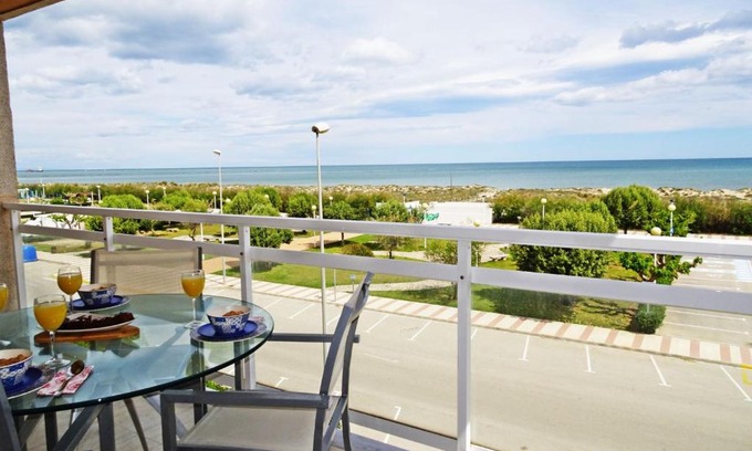 Daimuz Apartment | Oceanfront NEPTUNO Apartment - Steps from the Beach