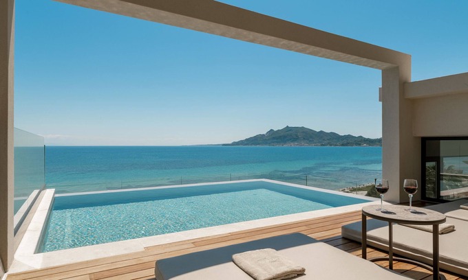 Akrotiri Villa | Unforgettable Nerea Deluxe Seafront Villa with Infinity Pool