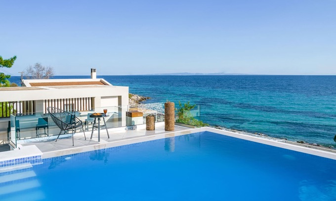 Akrotiri Villa | Discover Nerea SeaFront Villa: Oceanfront Bliss Awaits