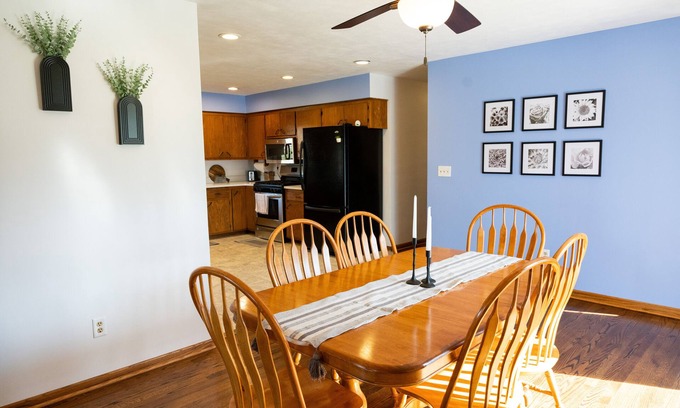 New Munster House | Serene Oasis: Pet-Friendly Retreat Near Downtown Milwaukee