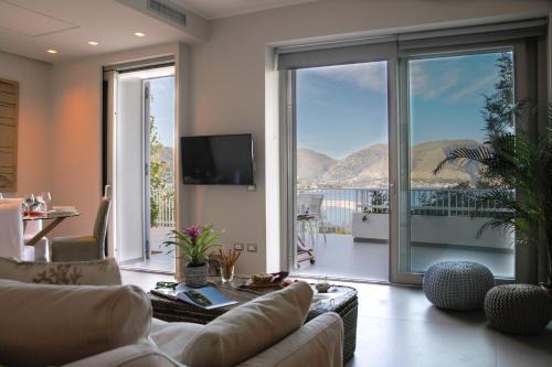 Addaura House | Oceanfront NESOS SUITE: Guest Rated 9.5/10 in Sicily