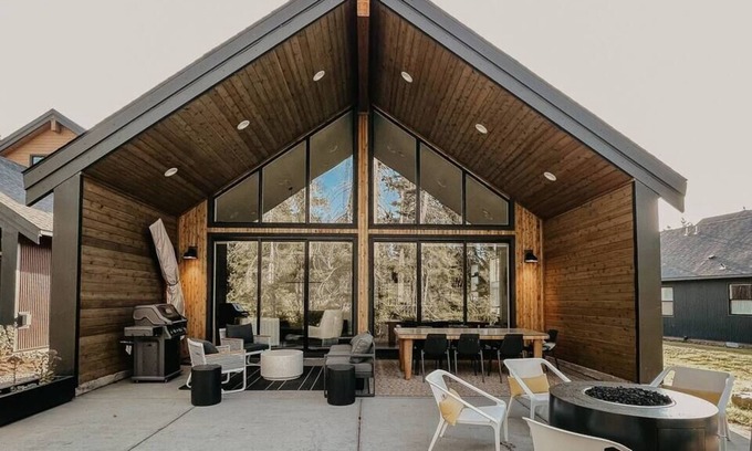 Roslyn House | Pet-Friendly Nest at Nelson: Perfect for Families & Relaxation