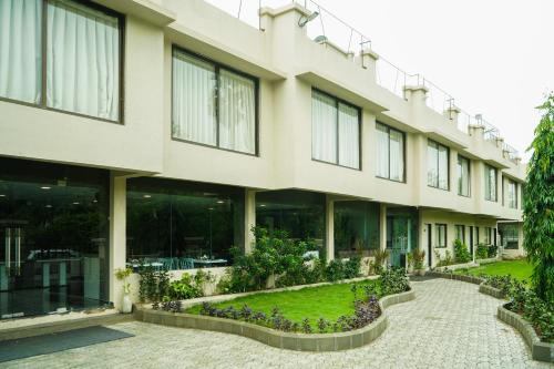 Nargol Hotel | Family-Friendly Nest Beacon Resort Daman with Dining Options