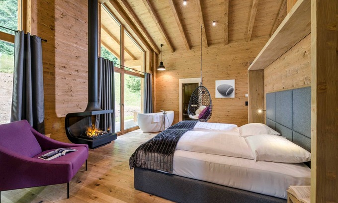 Schattwald Ski Chalet | Relax at Nest Chalet - Perfect for Events and Getaways