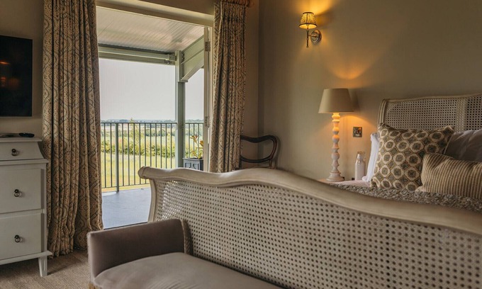 Ringstead Hotel | Explore Nest Farmhouse: Family-Friendly with Breakfast & Dining