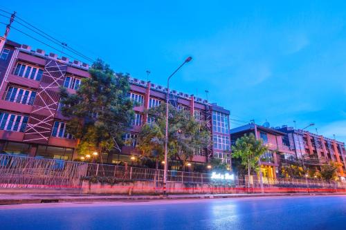 Bueng Kum Hotel | Budget-Friendly Stay at Nest n Rest Hotel - Rated 8.7/10