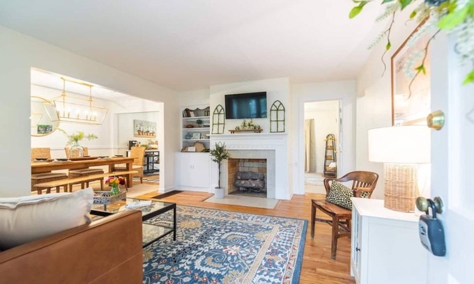 Harrodsburg House | Discover The Blue Cottage at Historic Old Graham Springs