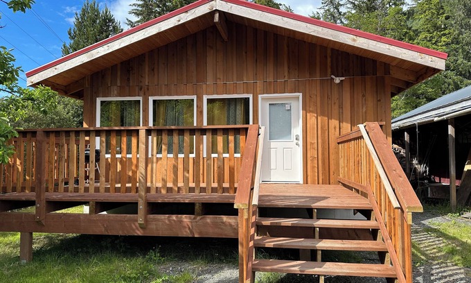 Ketchikan House | Top-Rated Stay at Two Famous Totem Pole Parks Awaits