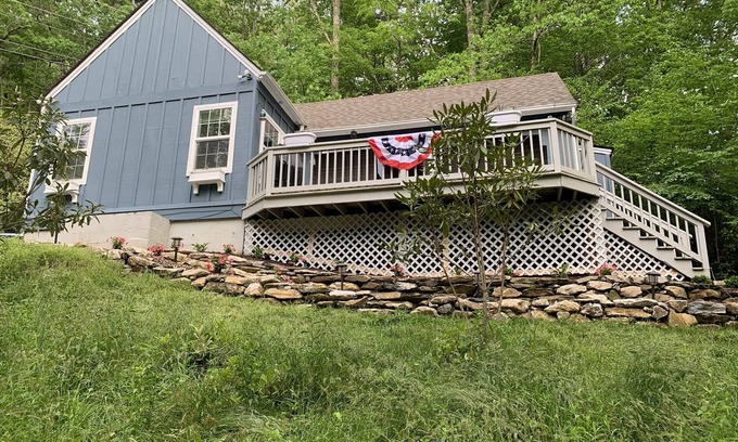 Cullowhee House | Serene Retreat Between Cashiers and Highlands with Pool Access